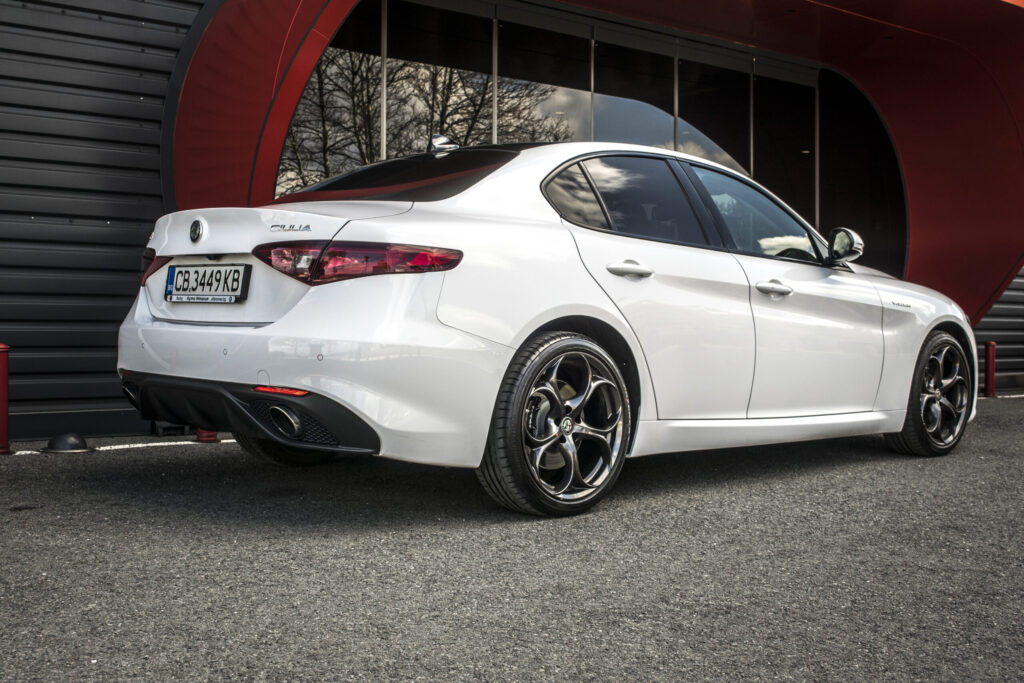 Alfa Romeo Giulia Veloce Q4 – Италианската легенда се завръща | тест