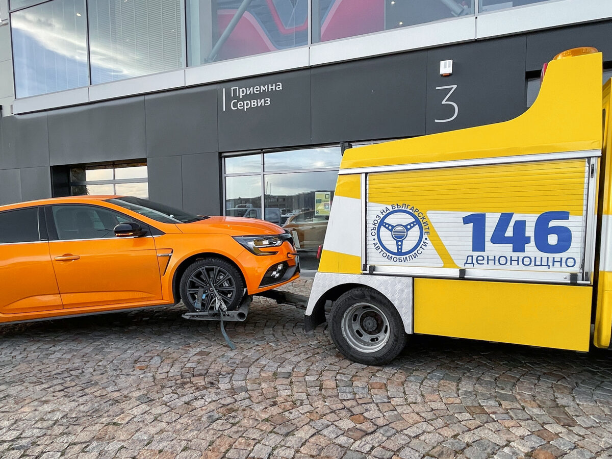 Megane R.S. – Когато двигателят спре в движение