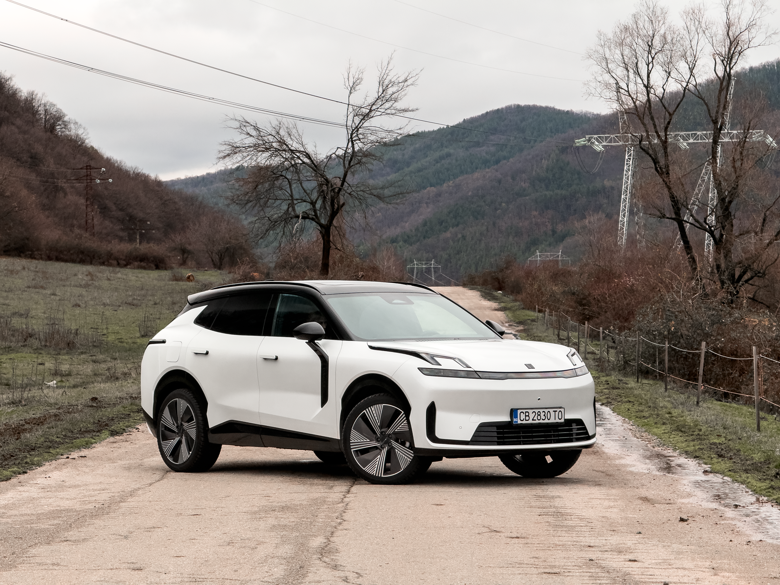 Lynk & Co 08 – Китайска елегантност с европейски амбиции | тест